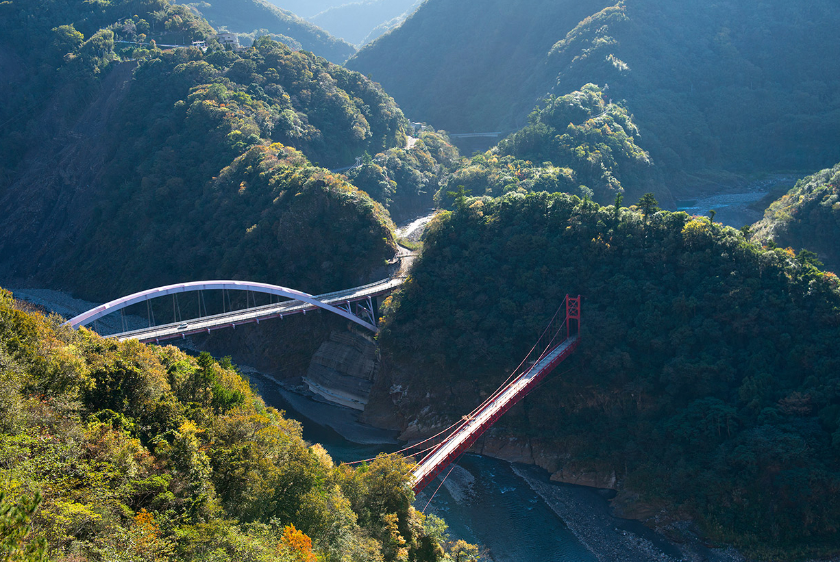 巴陵大橋と巴陵旧橋