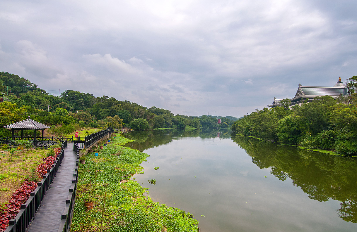 峨眉湖環湖歩道