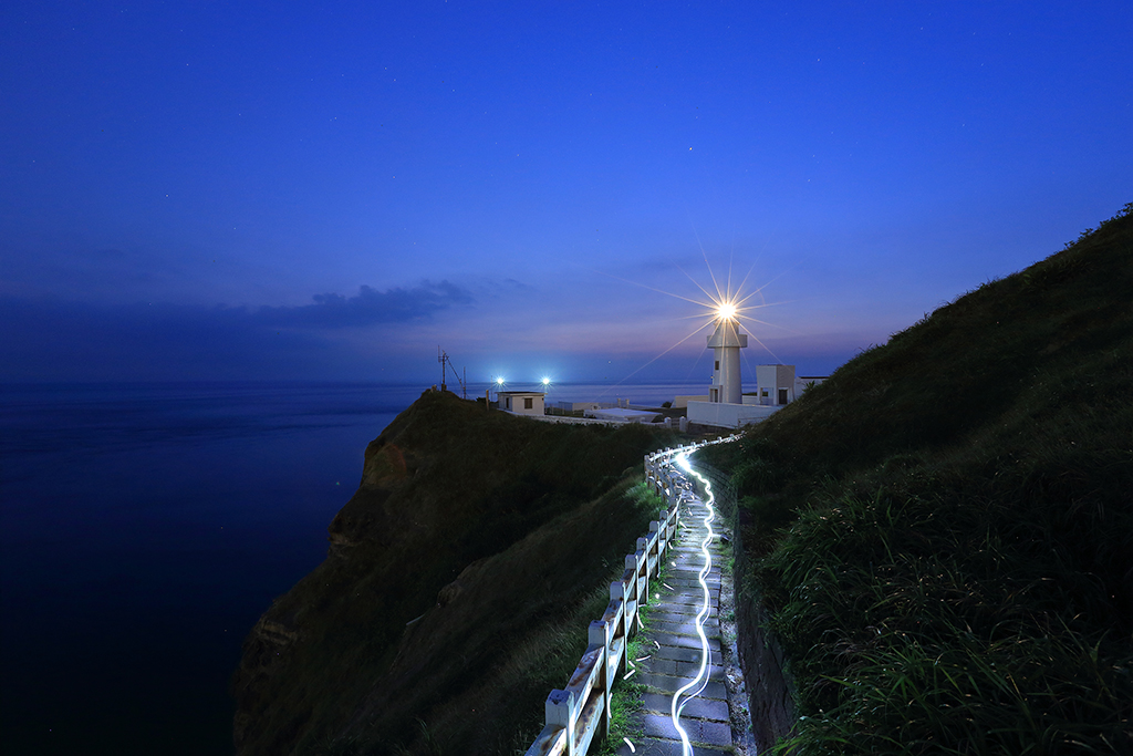 鼻頭角灯台の夜色