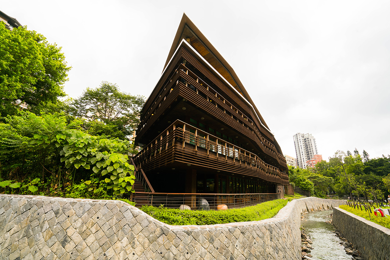 北投図書館の側面