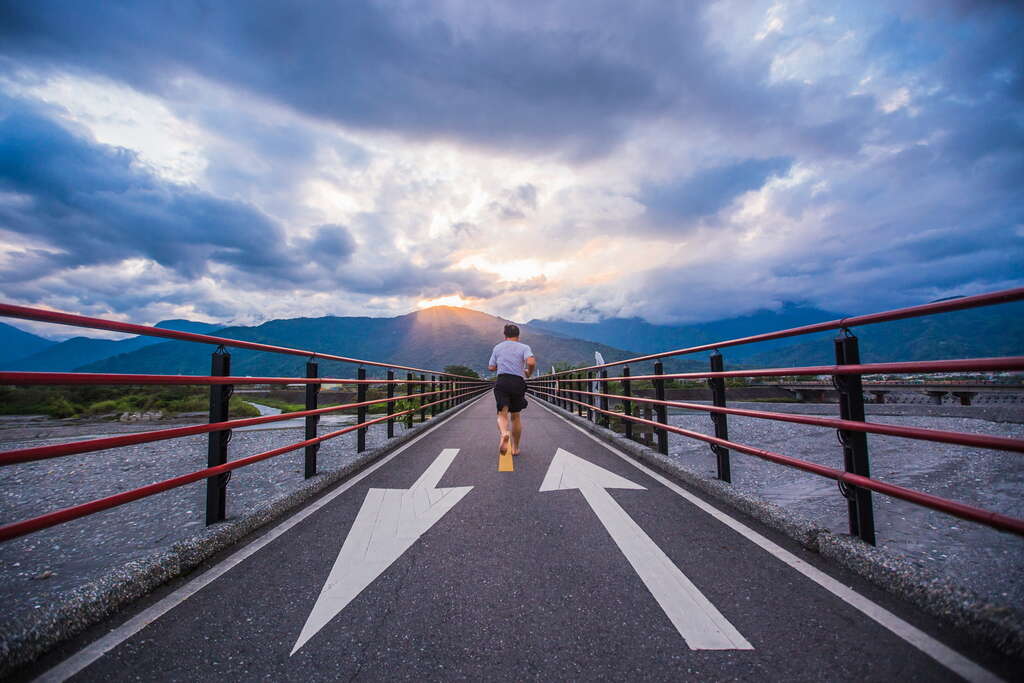 玉富サイクリング道路は、家族そろってのサイクリングに適しているだけでなく、地元の人たちが運動するのにベストなスポットとなっています。