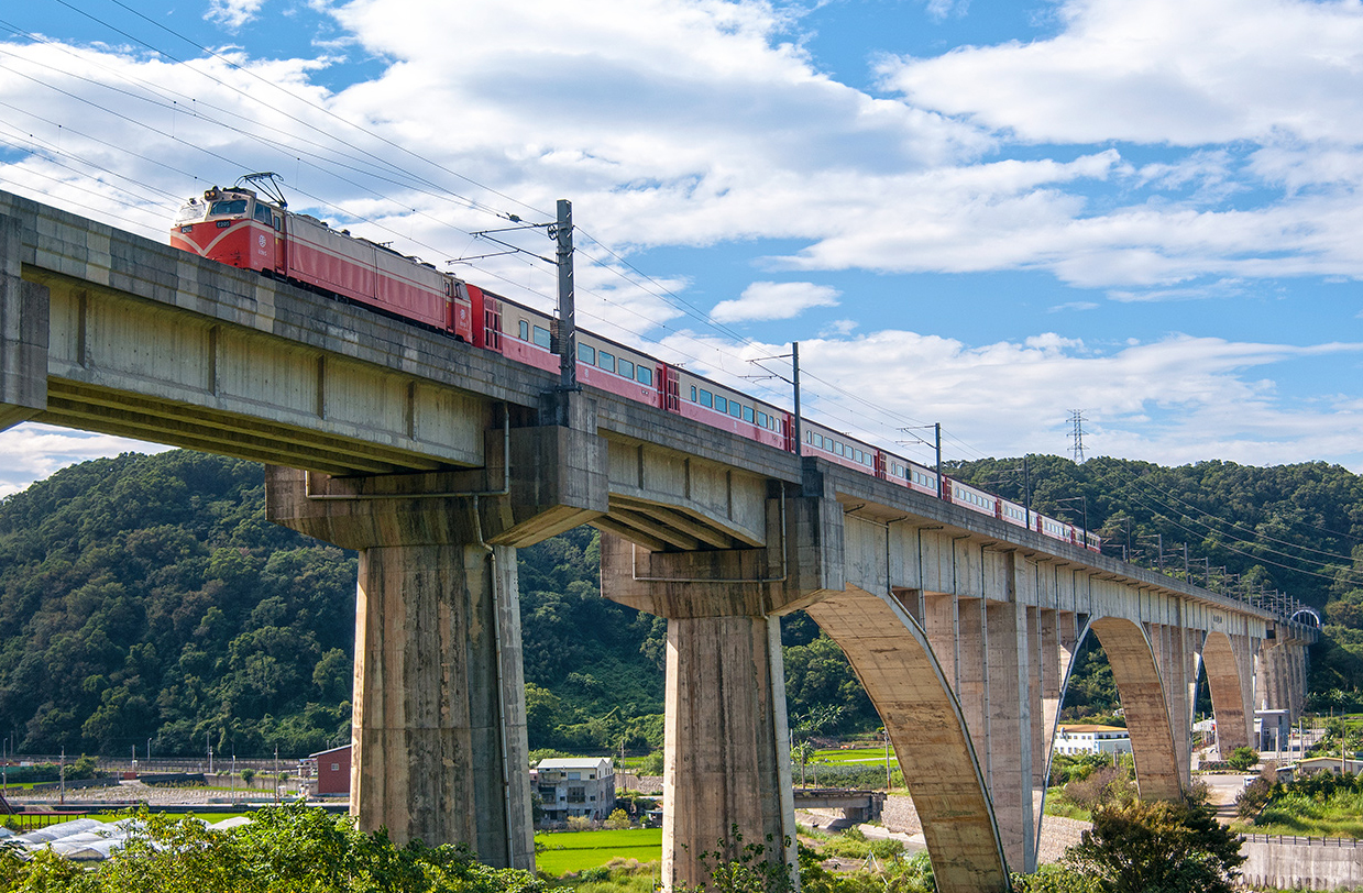 鯉魚潭橋