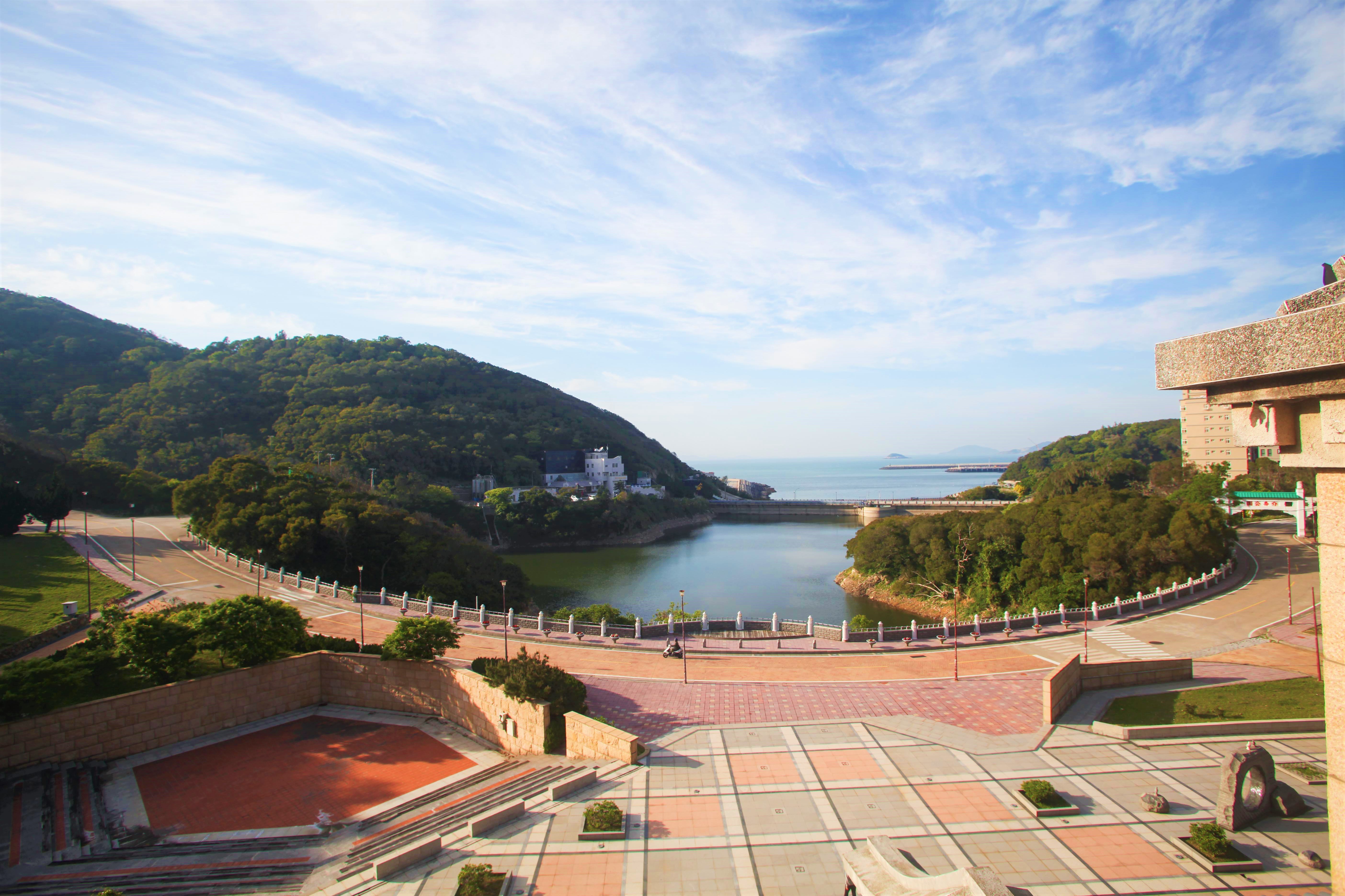 館前の広場