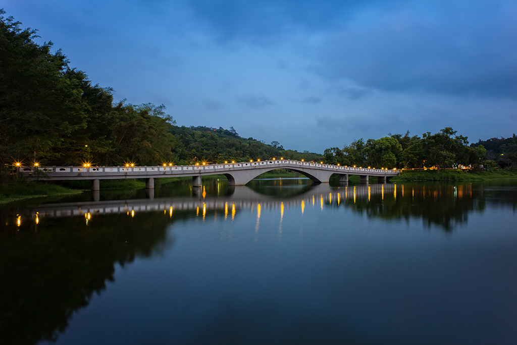 青草湖の湖景