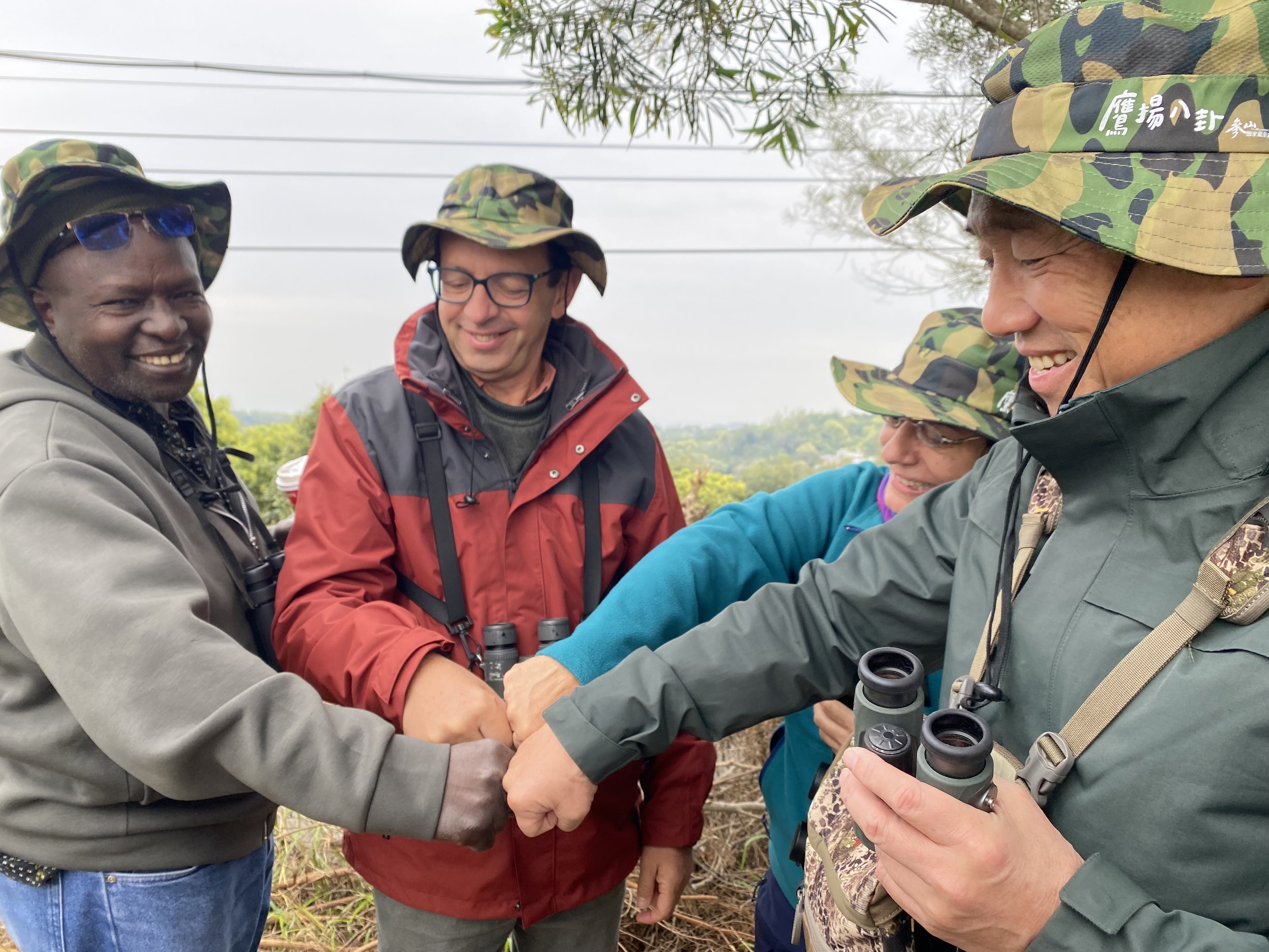 八卦山赏鹰活动国际鸟友於赏鹰平台赏鹰