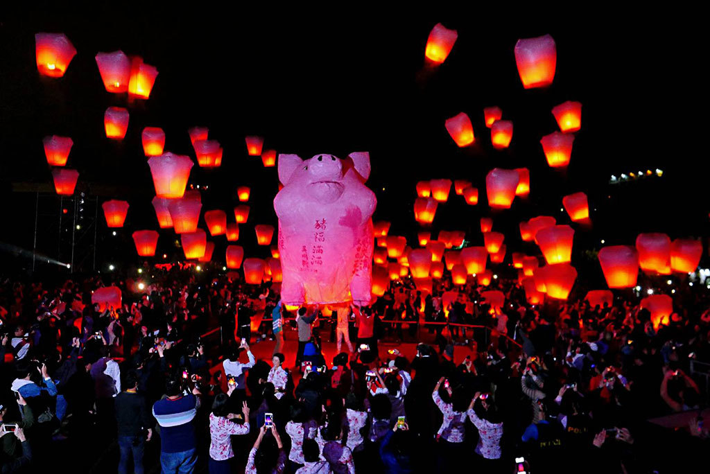 平溪 ピンシー 国際天灯祭り 台湾イベントカレンダー