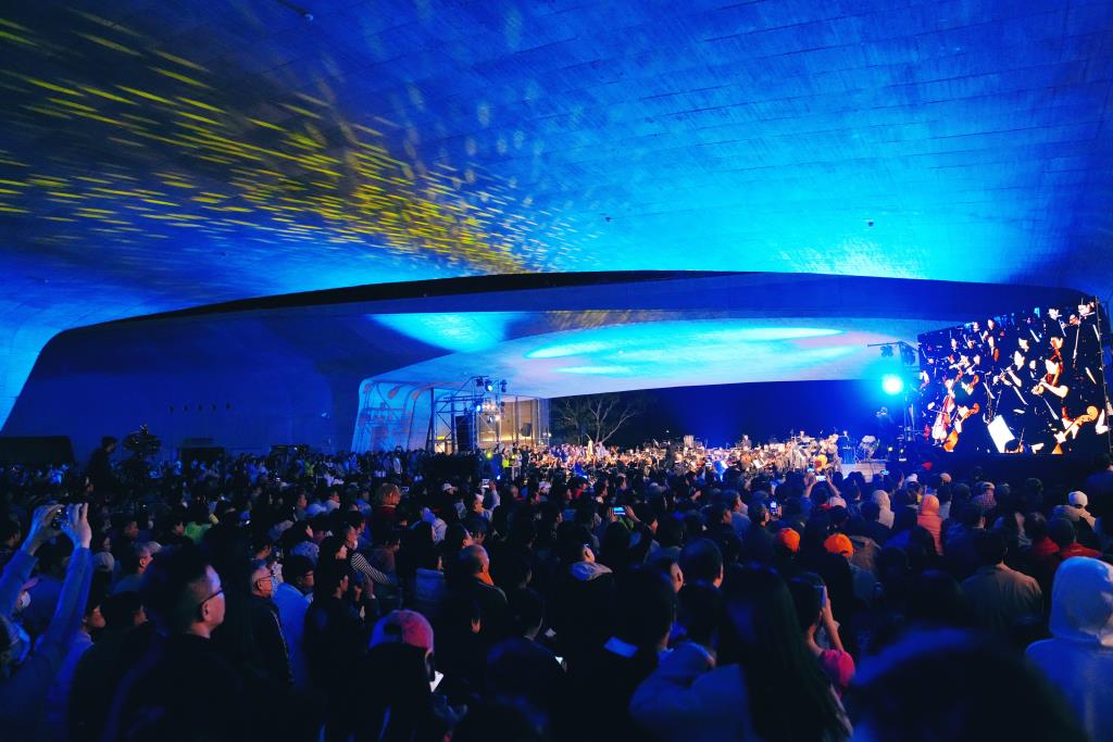 国立台湾青年交響楽団花火音楽会  年度：2024  写真提供：日月潭国家風景区管理処