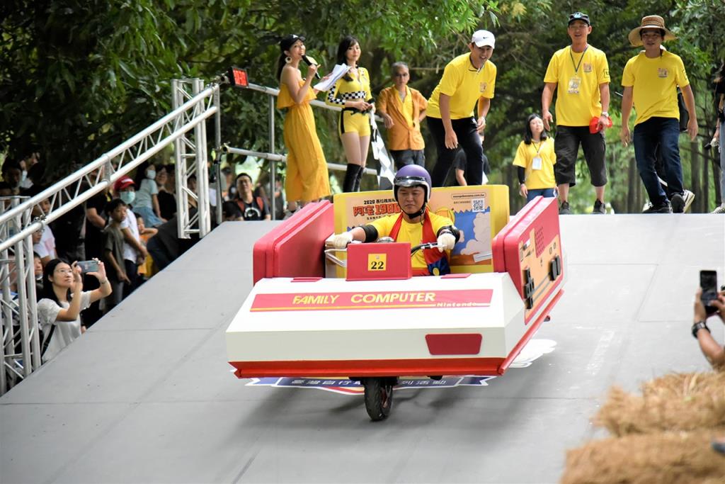 シラヤ趣飛車-ファミリーコンピュータ  年度：2020  写真提供：シラヤ国家風景区管理処